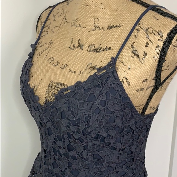 Lace overlay navy midi dress - Picture 7 of 7